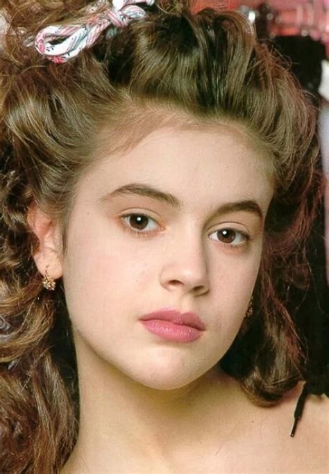 30 Photos of Alyssa Milano When She Was Young